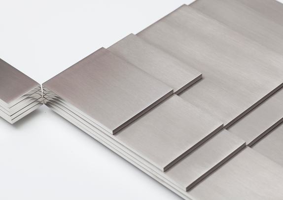 PwC sign metal AƷp